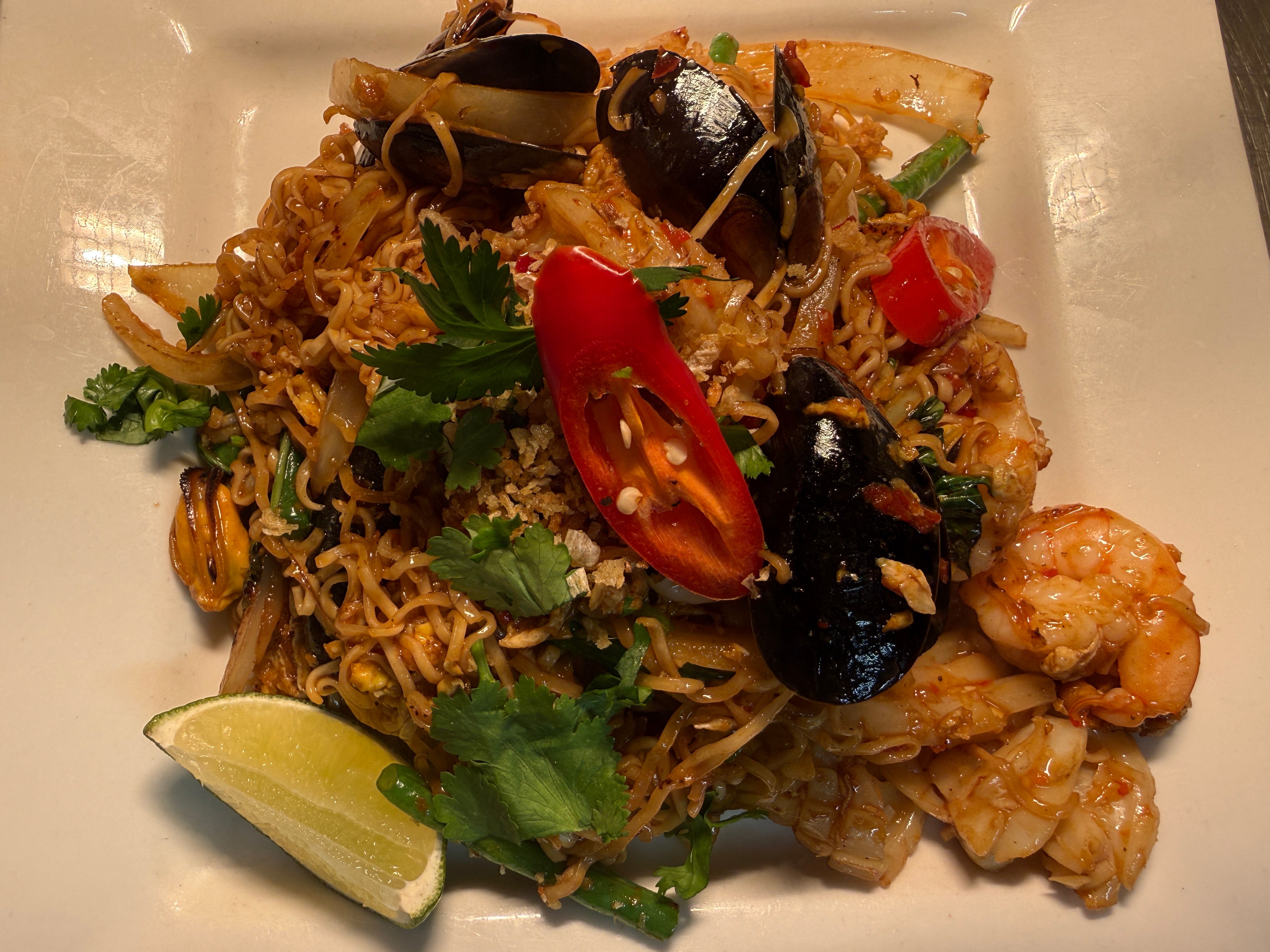 Pad Mama Kee Mao Talay– ผัดมาม่าขี้เมาทะเล