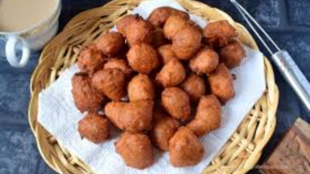 Banana Pitha Each