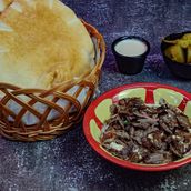 Hummus With Meat Shawarma