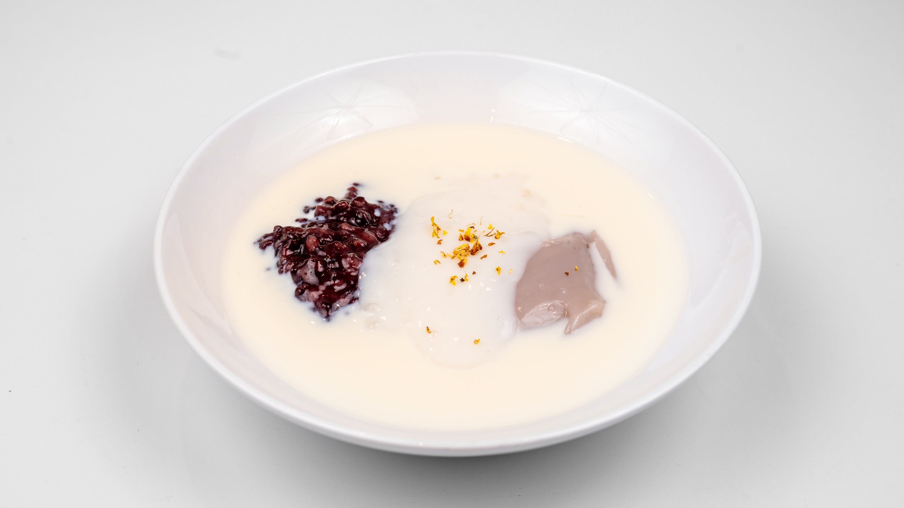 荔浦芋麻薯黑米焗姍奶 Lipu Taro, Mochi, Black Glutinous Rice, with Jersey Milk