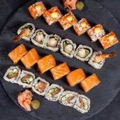 Uramaki Supreme Box - 24 pcs