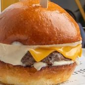 V12 Burger