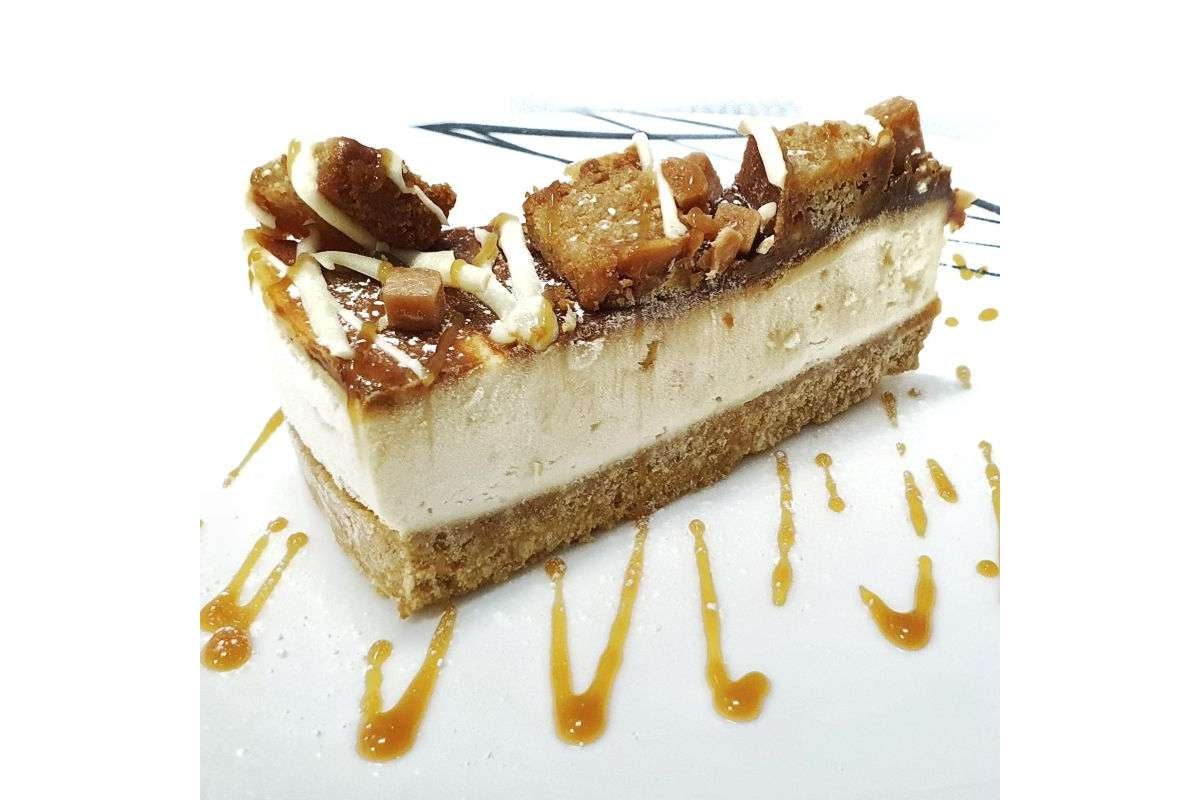 Caramelised Biscoff Cheesecake (Vegan) and Custard
