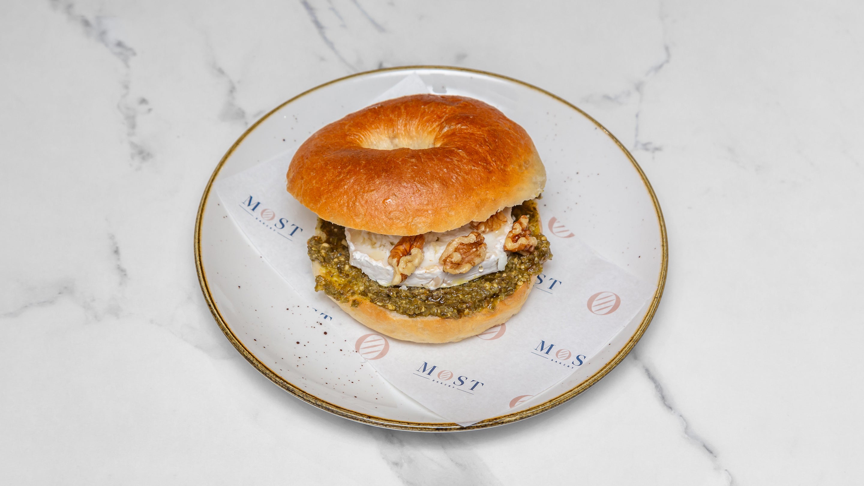 Goats' Cheese and Pesto Bagel