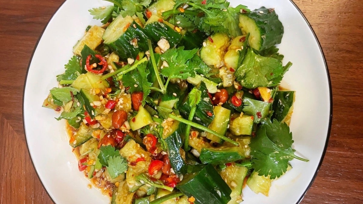 House Special Cucumber Salad 招牌秘制凉拍黄瓜  (清爽解腻)