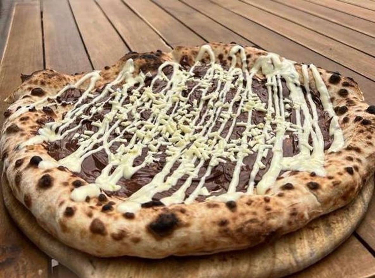 Nutella & White Chocolate Pizza