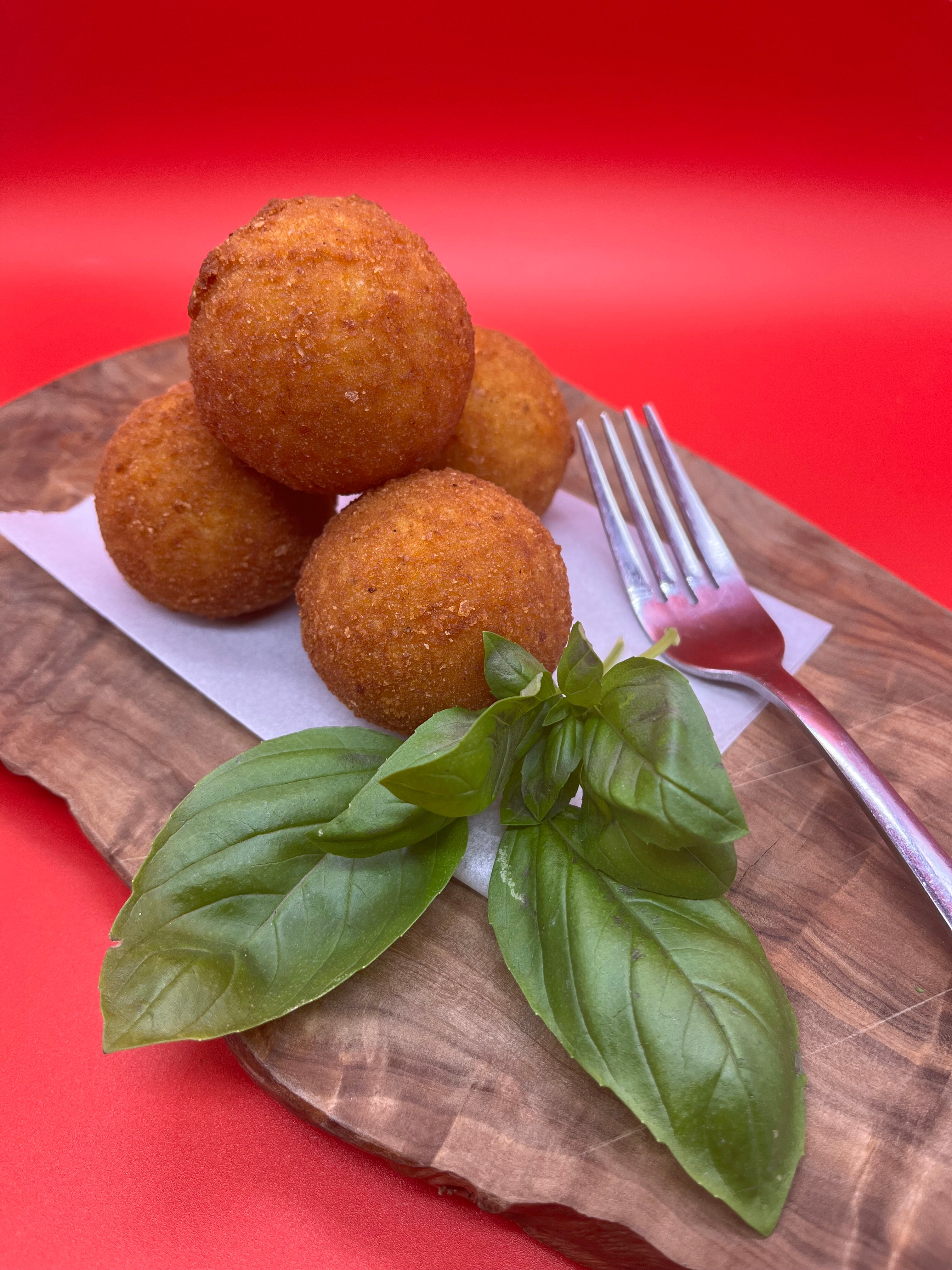 Sicilian arancini (pesto and mozzarella)4PC