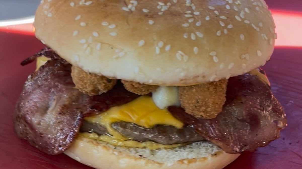 Mozzarella Bacon Burger 🍔🧀🥓