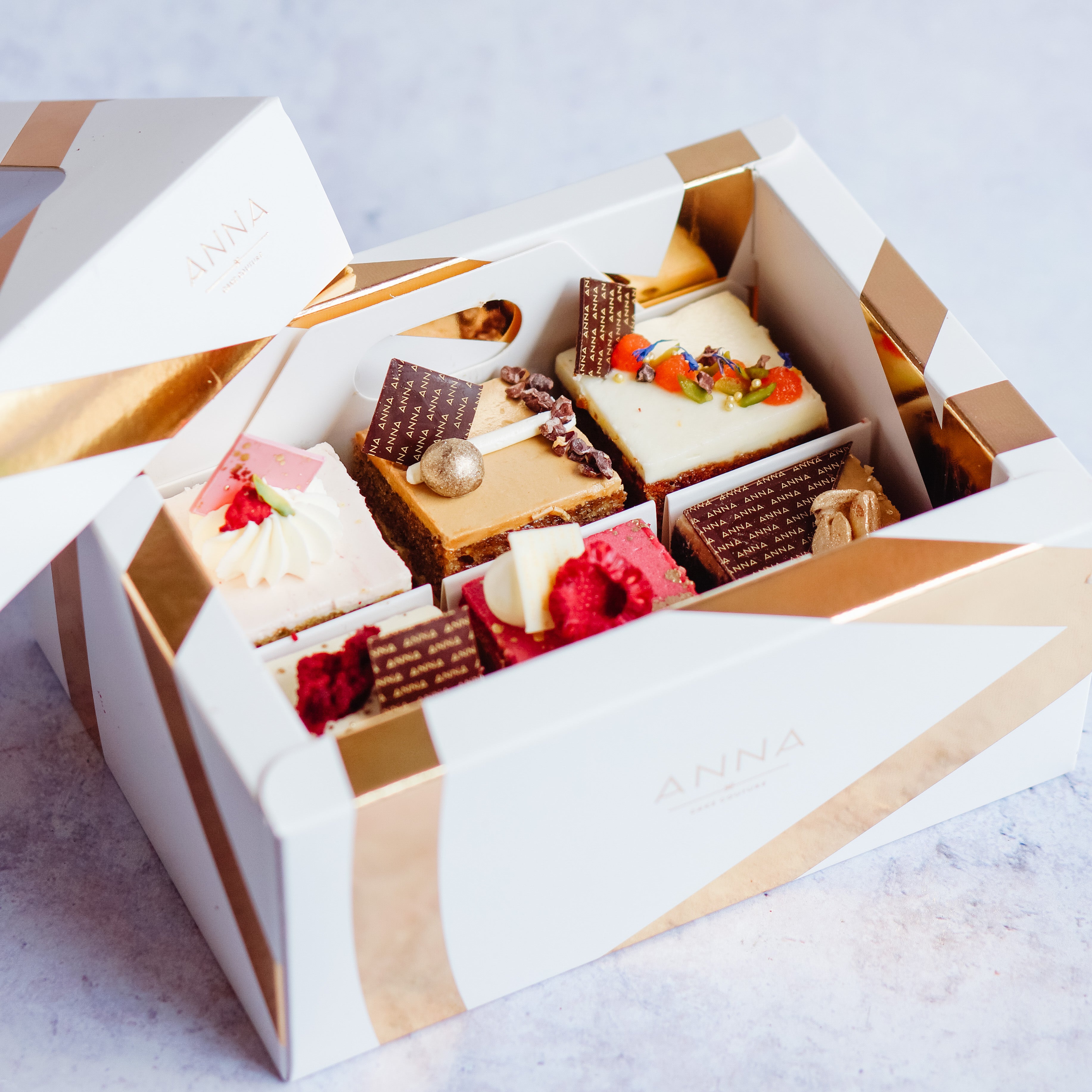 6 piece CubiCake Box