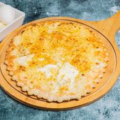 Egg Cheese Manakesh