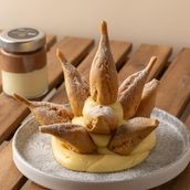 Custard Profiterole Small