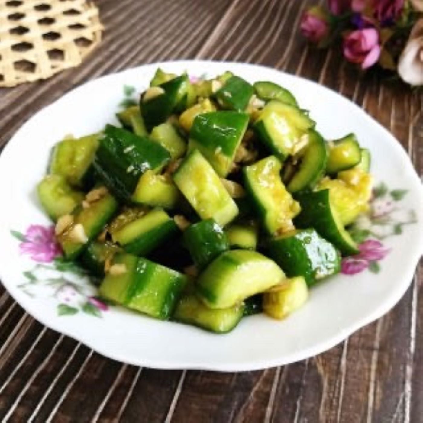 [8308] Cucumber Salad with Garlic, Vinegar and Sesame Oil 拍黄瓜