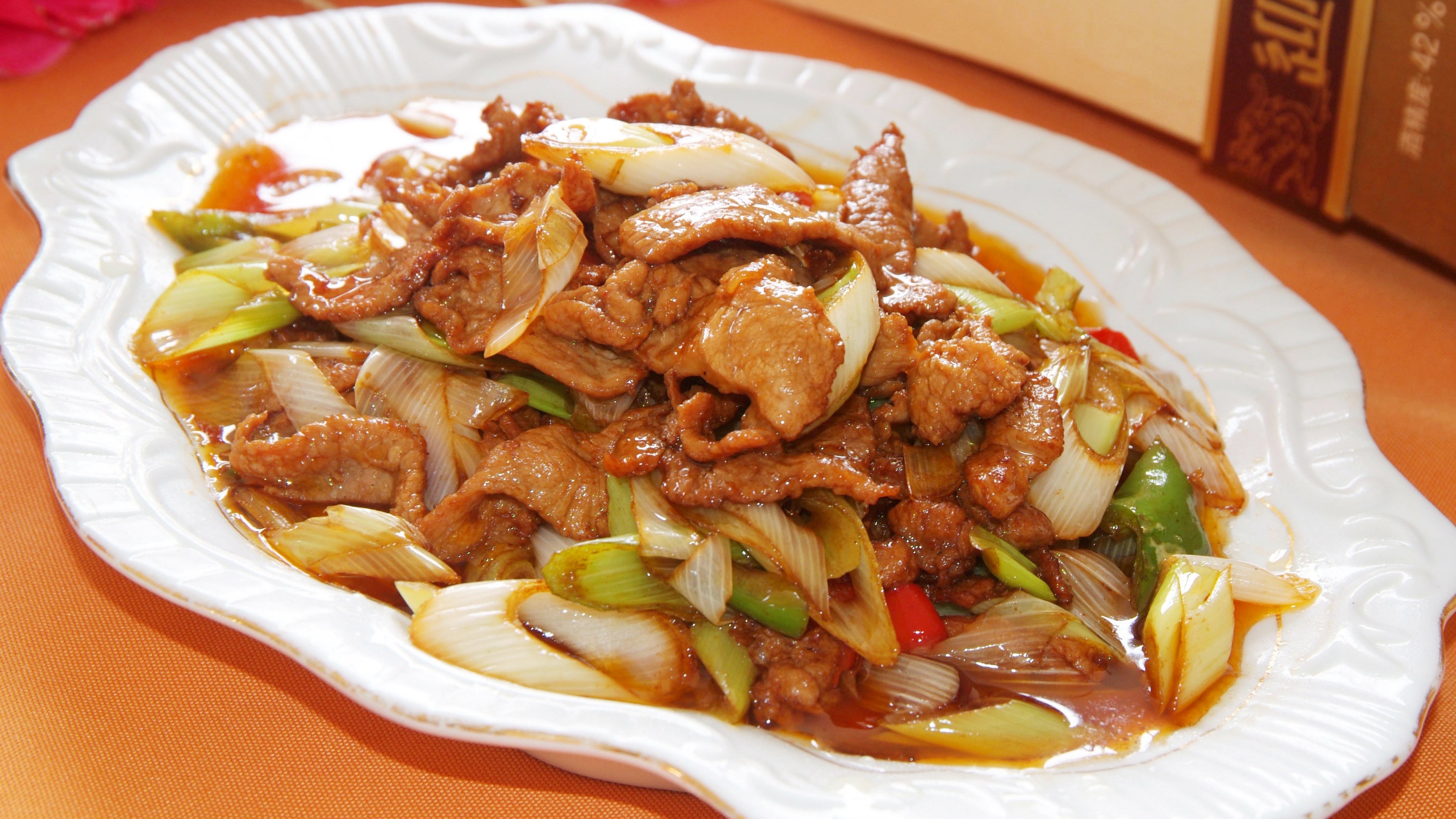 Stir-fry Beef with Onion & Spring Onion 葱爆牛肉
