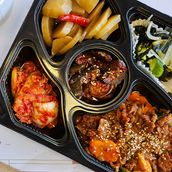 Jeyuk Dosirak (Spicy Beef)