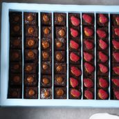 Brownie Caramel And Berry 56 Pieces