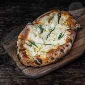 Oven-baked Garlic Bread & Mozzarella