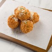 Mac n Cheese Balls  (5 pcs)