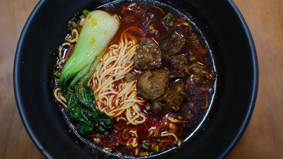 Numbing and Spicy Braised Beef Noodles 红烧牛肉面