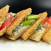 Kaakeh Labneh And Vegetable