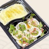 BOILED EGGS WITH MASHED POTATO