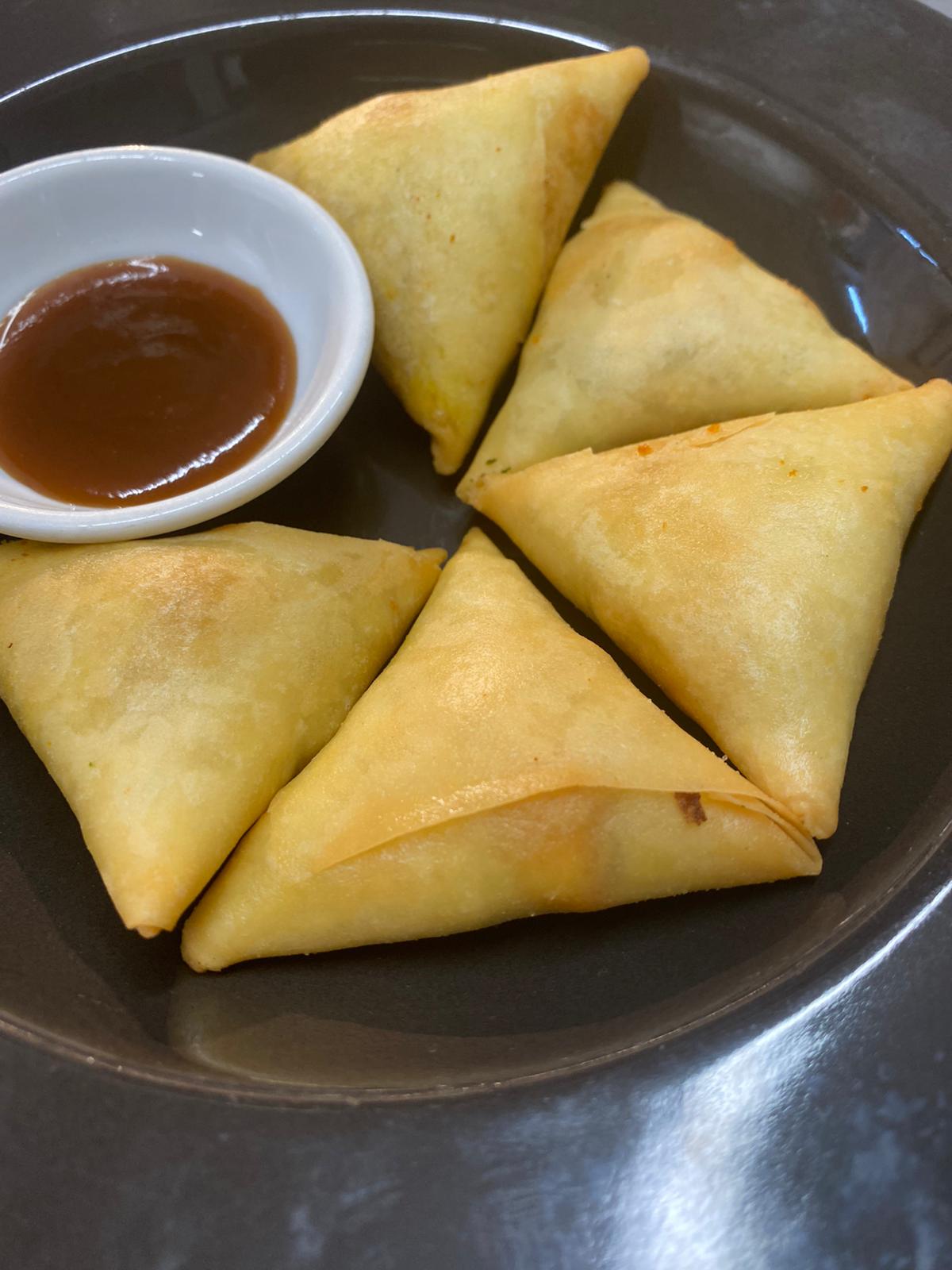 Vegetable Samosa (VV)