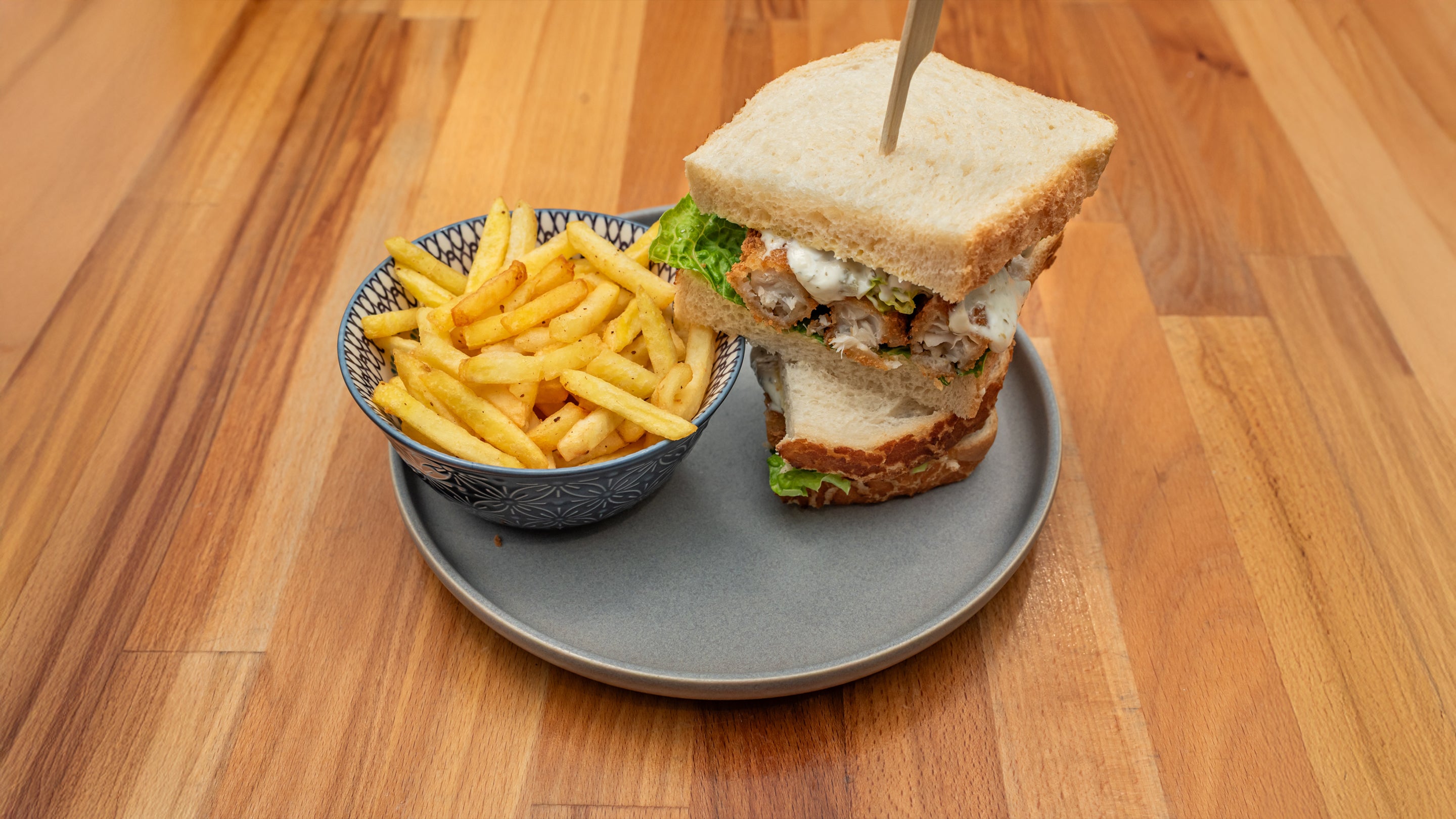 Panko Crumb Cod Sandwich/Baguette