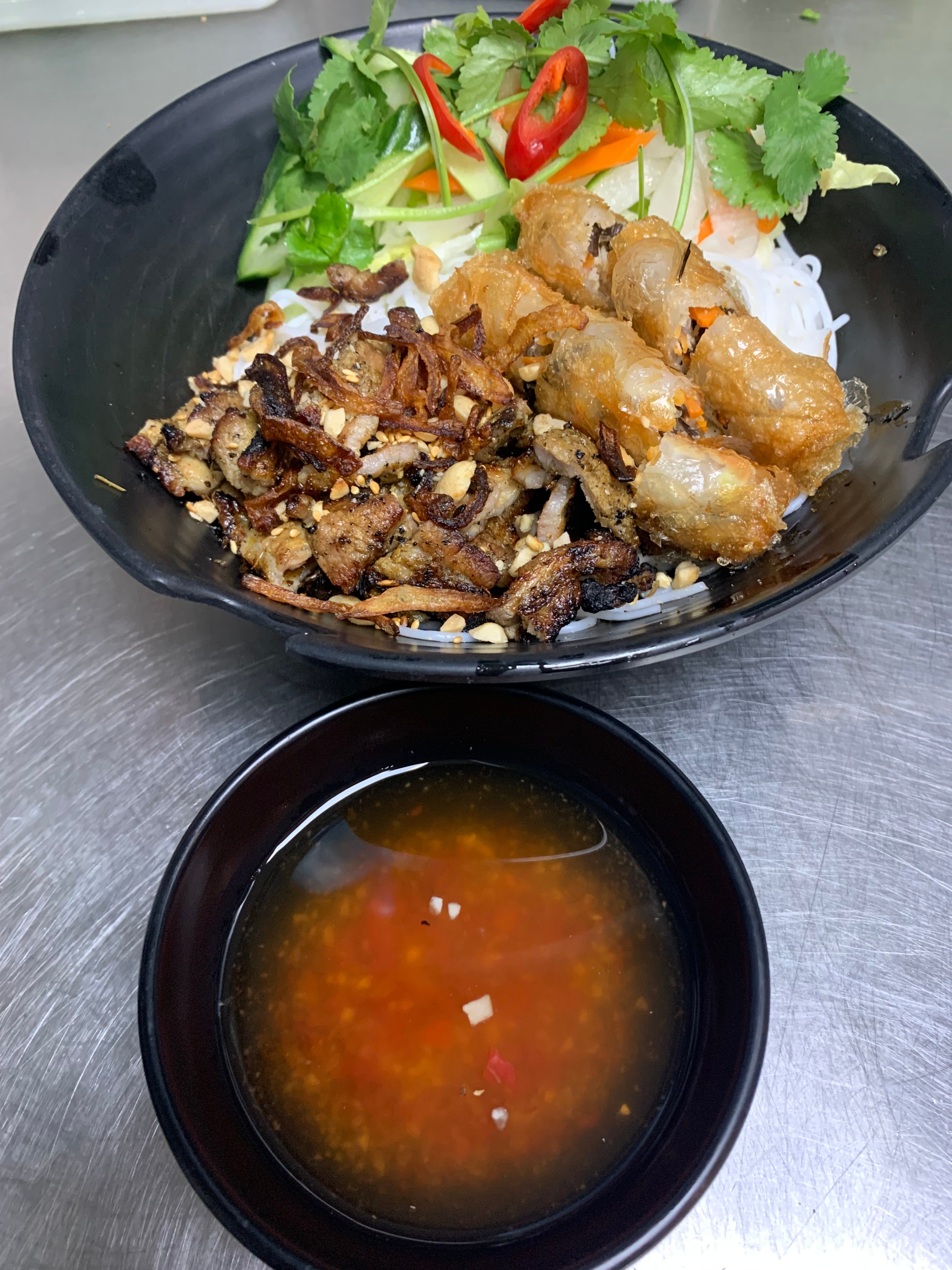Bún Thịt Nướng Chả Giò