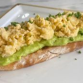Avocado Bruchettas