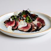 Tagliata Di Manzo Con Rucola