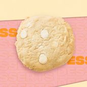 WHITE CHOCOLATE COOKIE