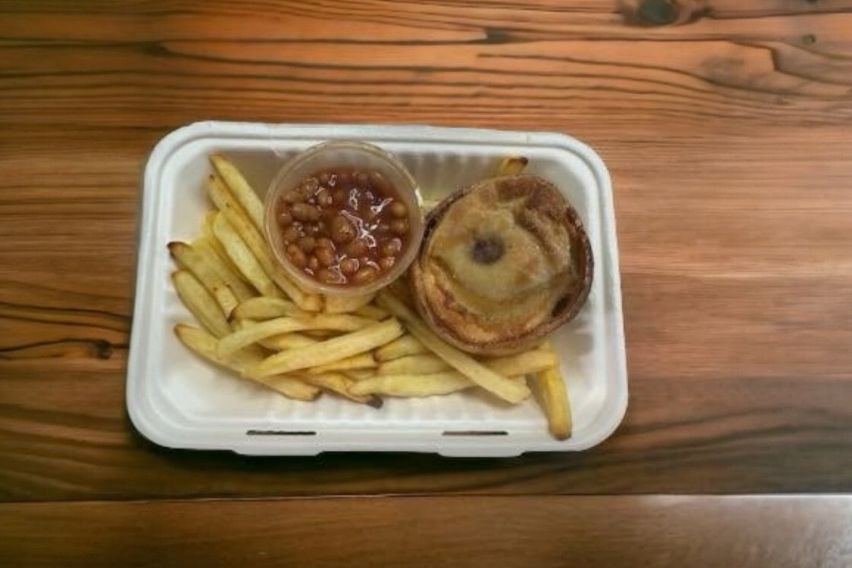 Pie, Chips & beans