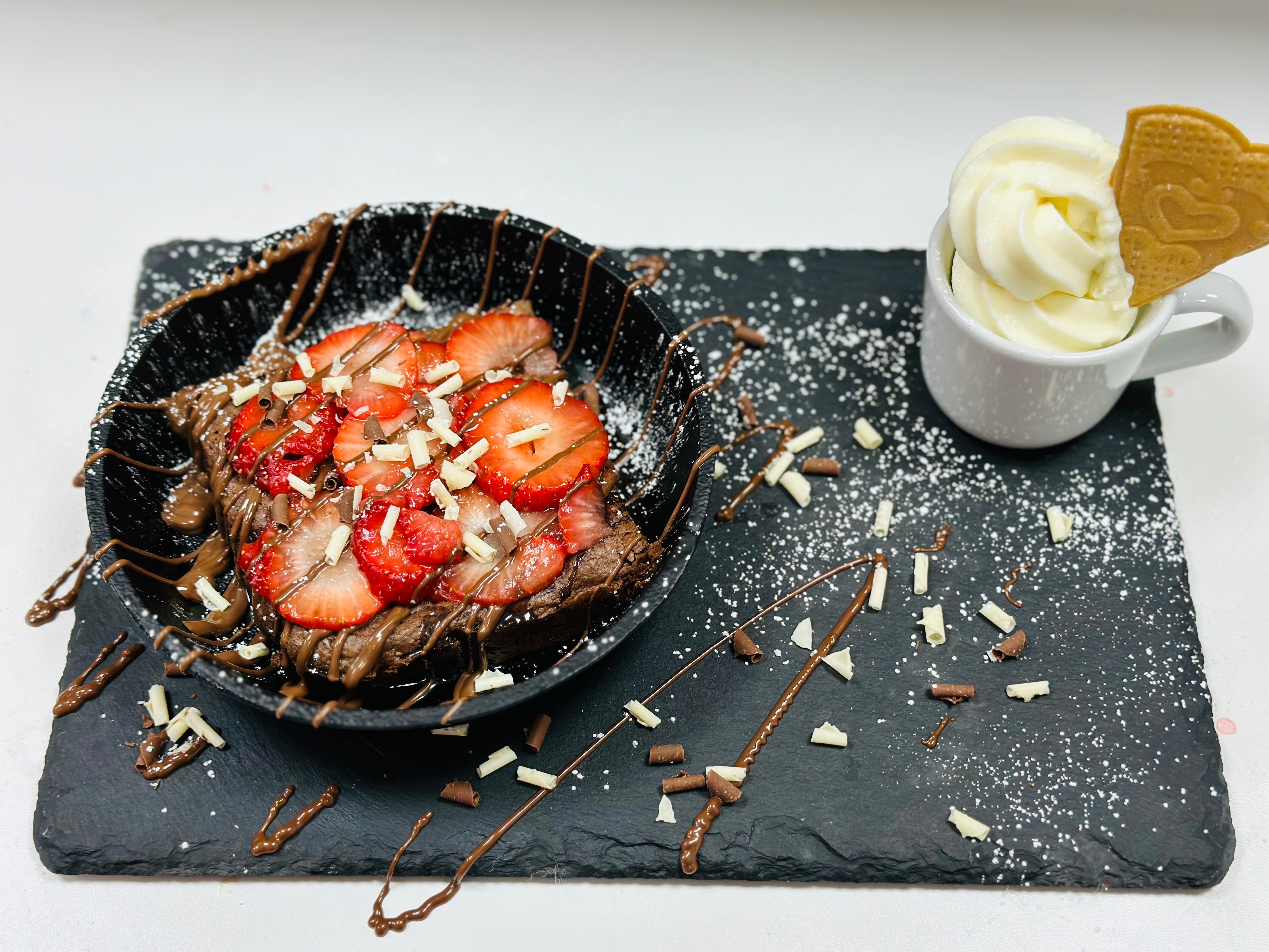 Nutella & Strawberry Brownie Melt