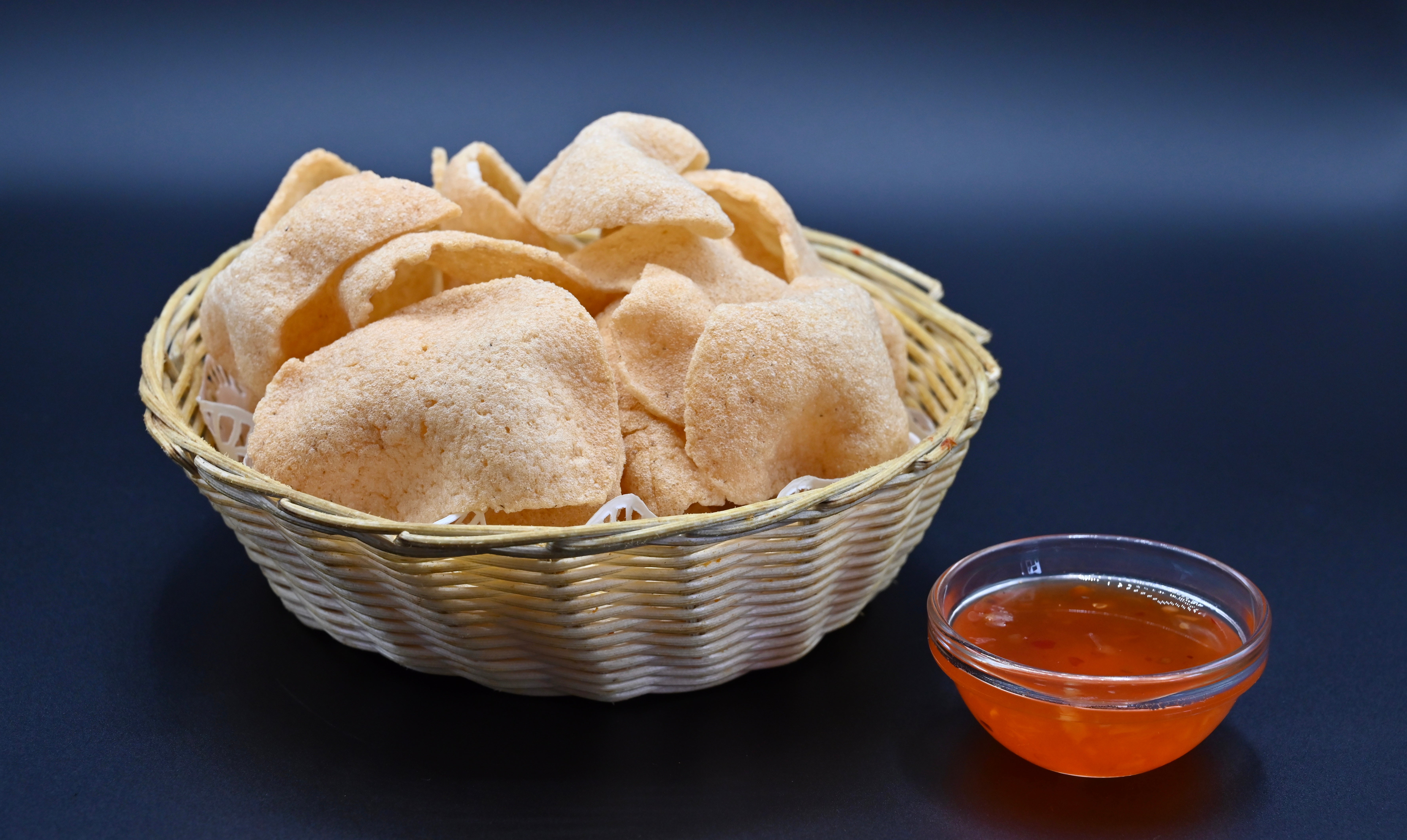 D 61 Thai Spicy Prawn Crackers with Sweet Chilli Dip