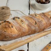 Pain De Tradition Aux Olives