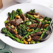 Stir-Fried Beef with Cashew Nuts 🥩🥜