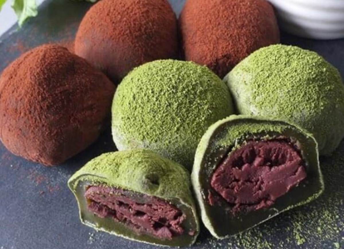Homemade Matcha Chocolate Daifuku Mochi