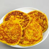 Egg And Cheese And Oman Chips Chebab Bread ( 4 Pieces)