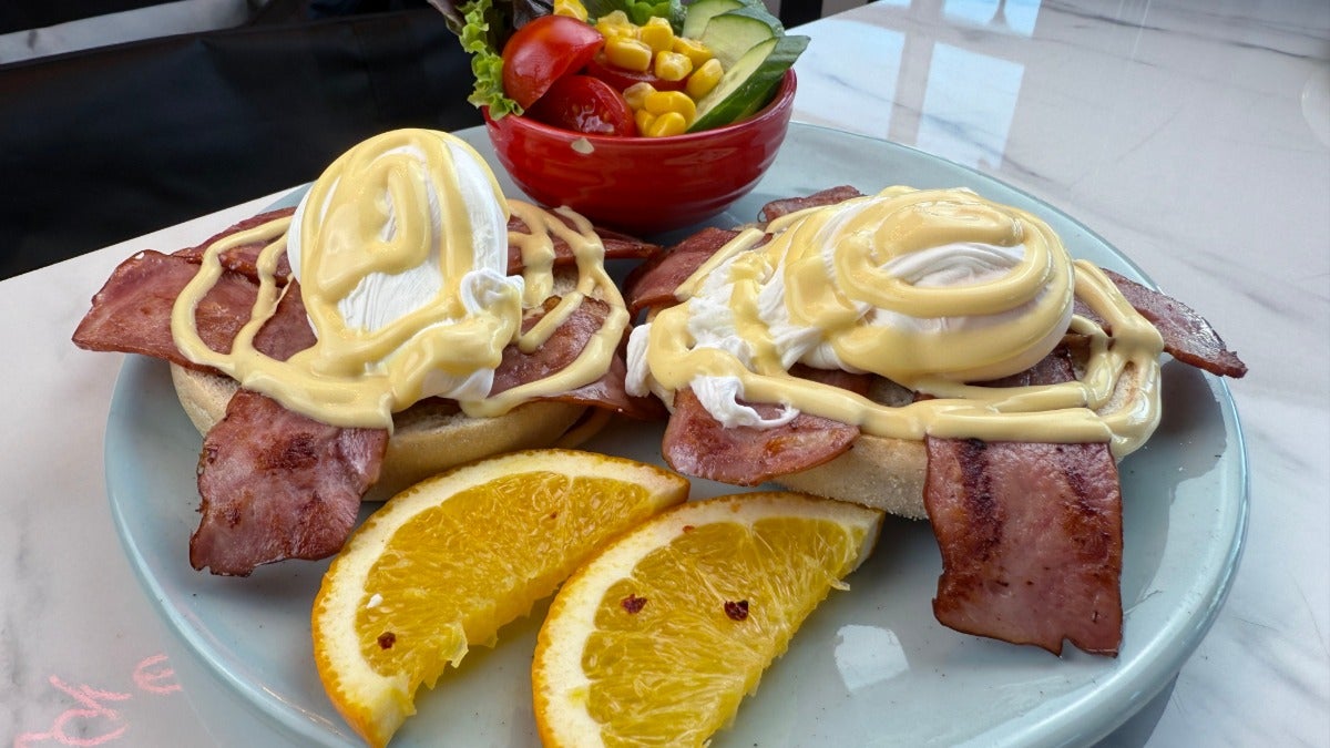 Eggs Benedict (Halal)