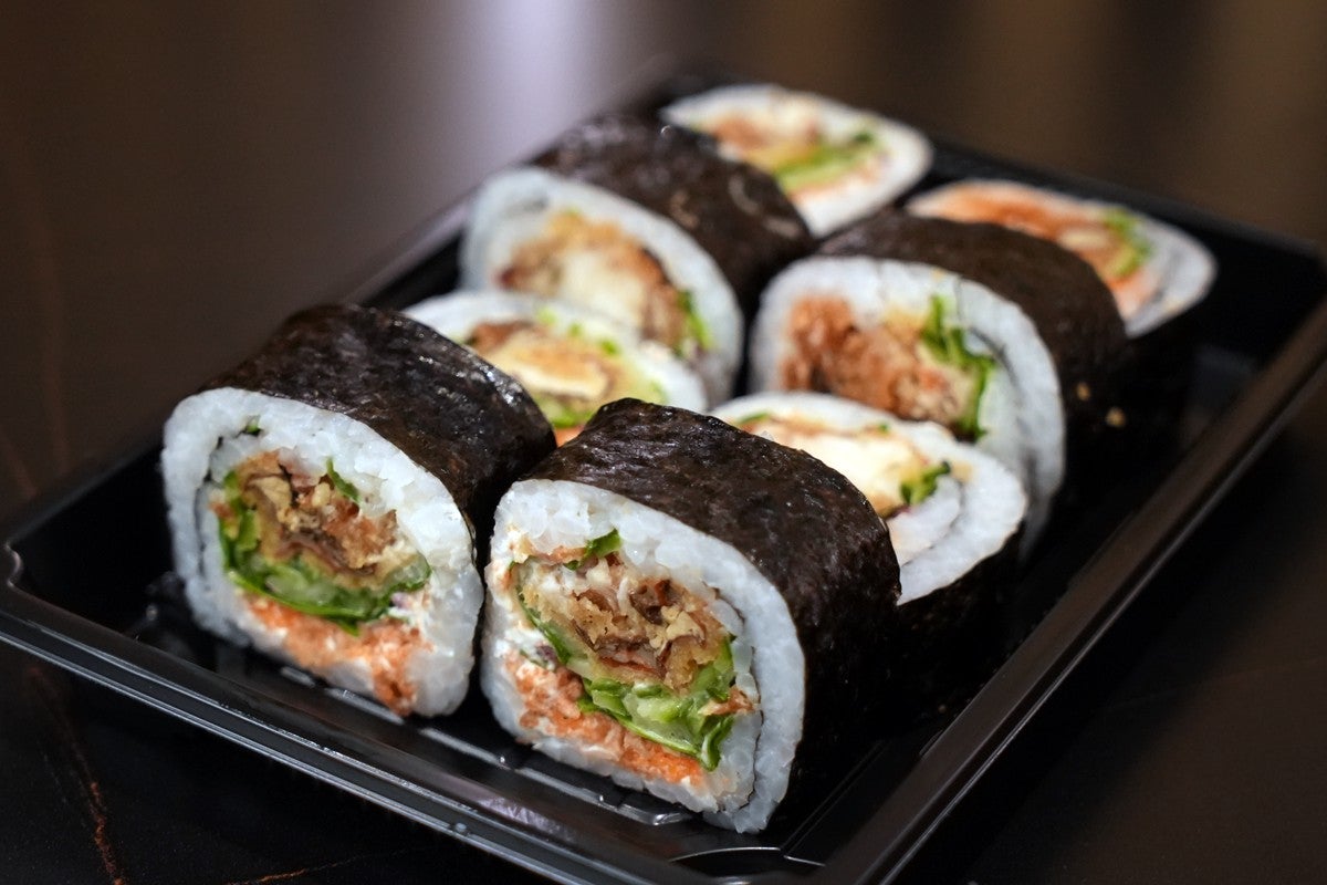 8 Large Pics Softshell Crab Futomaki Roll