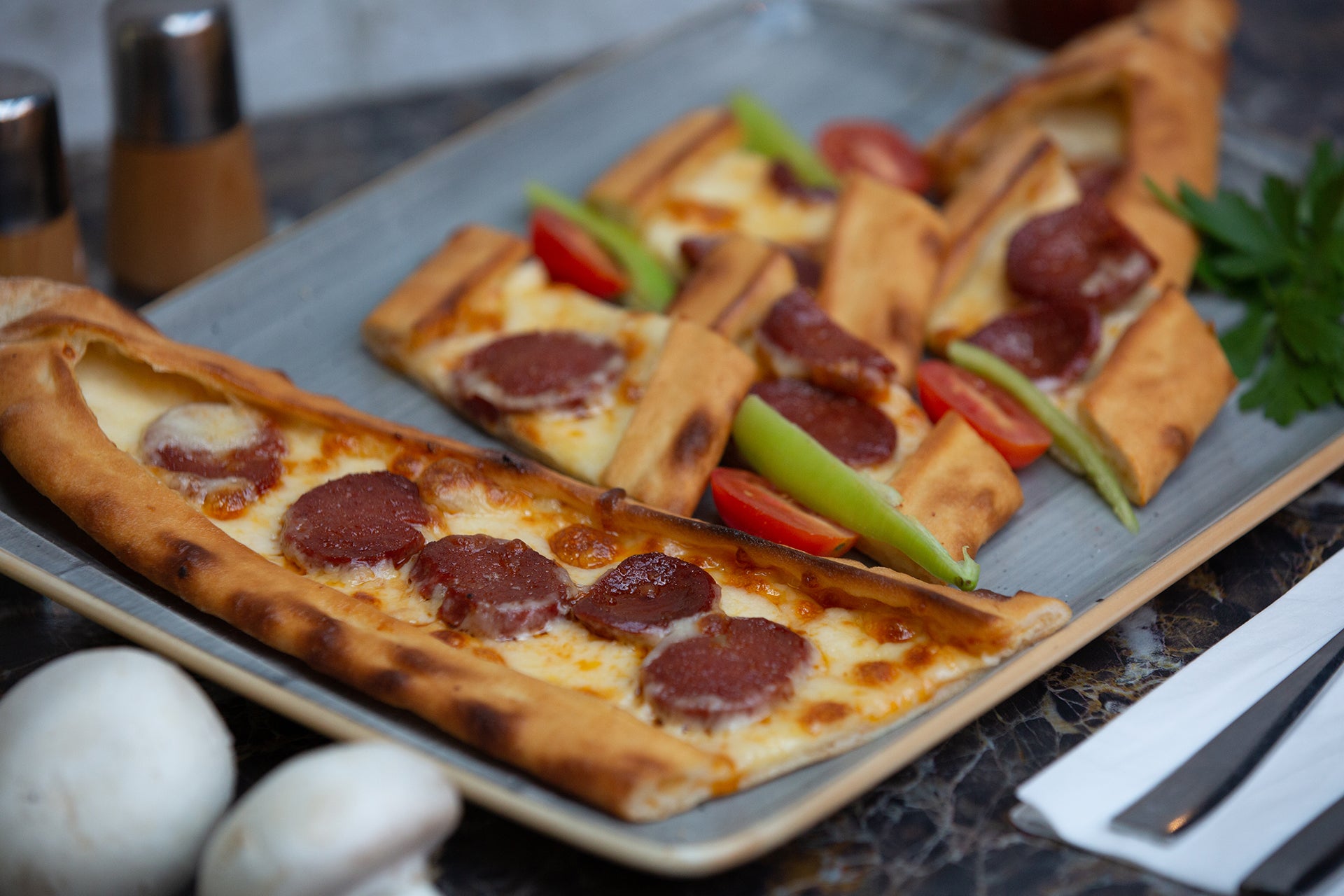 Sucuklu Pide