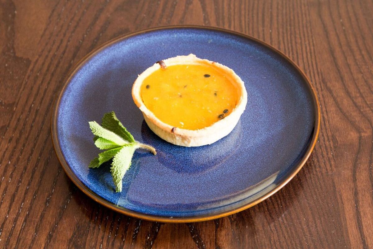 Chocolate and passion fruit tart (VG)