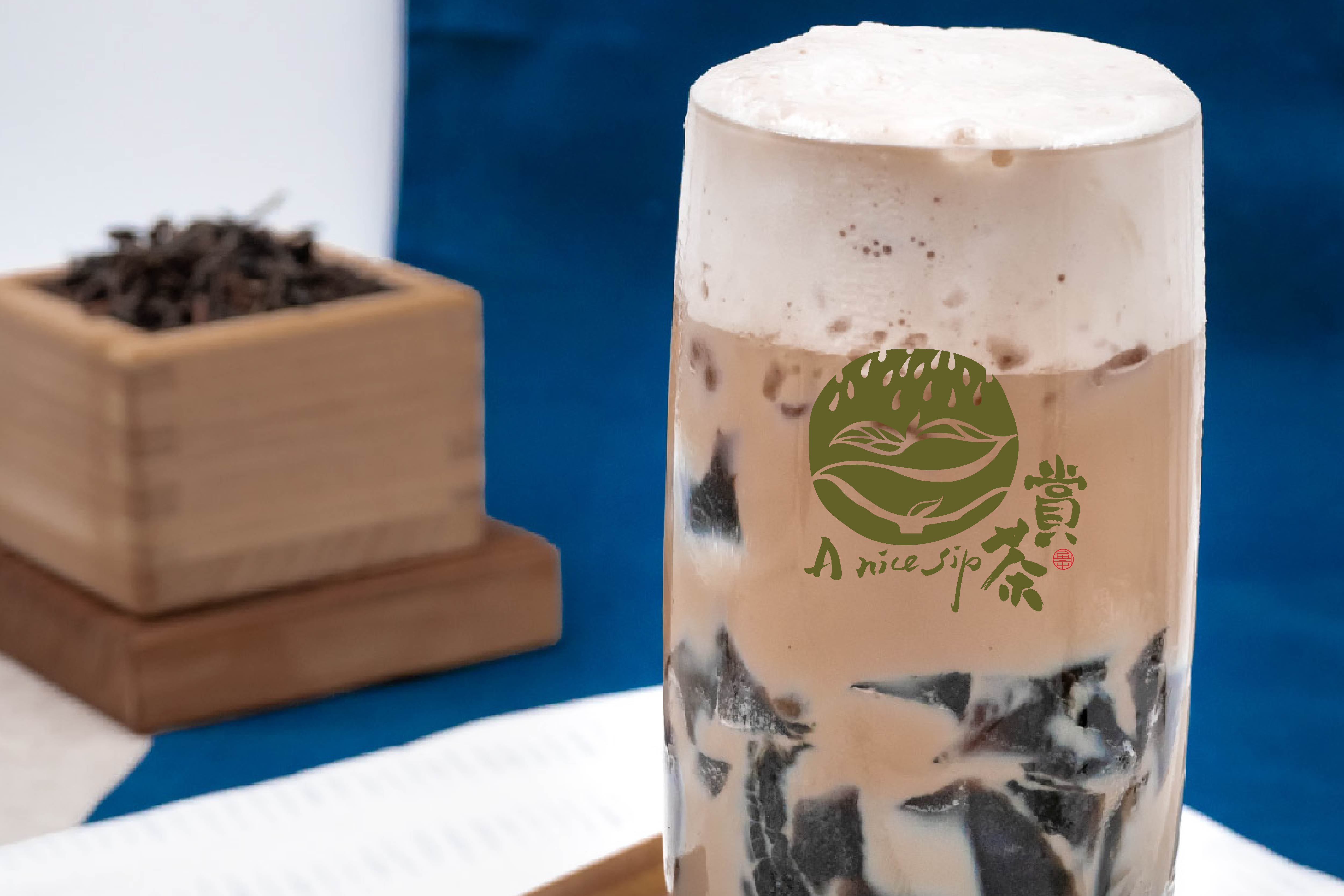 Deluxe Black Milk Tea with Herbal Jelly (Bubble Tea)