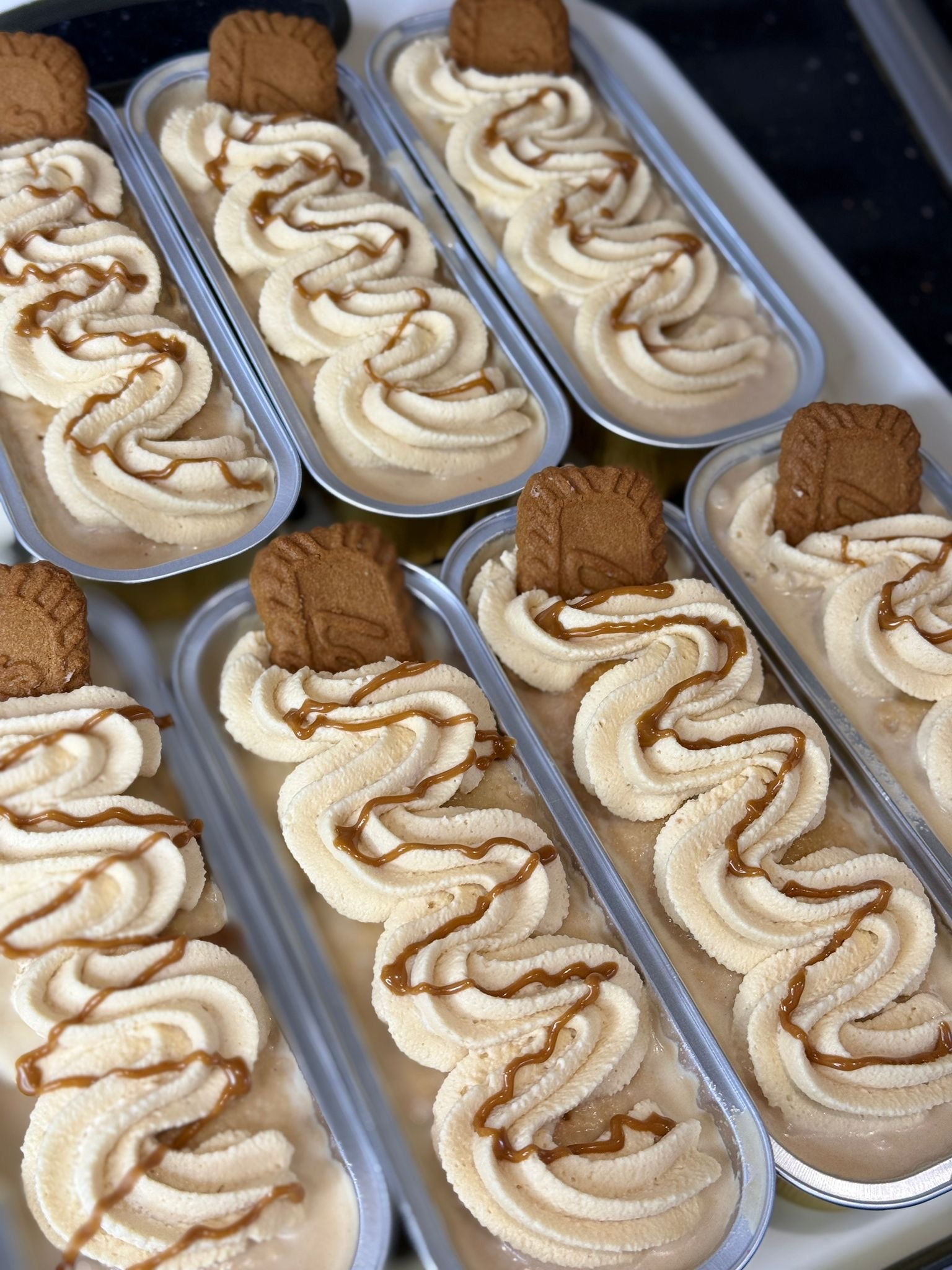 Home made milk cake Lotus Biscoff