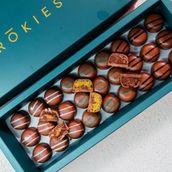 Classic Blue Box Contains 27 Pieces