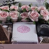 Pink Tray Decorated With Natural Pink Roses Containing A Mushaf, A Chocolate Bag, Incense, A Vaporizer And An Incense Stick