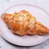 Croissant Regular Almond