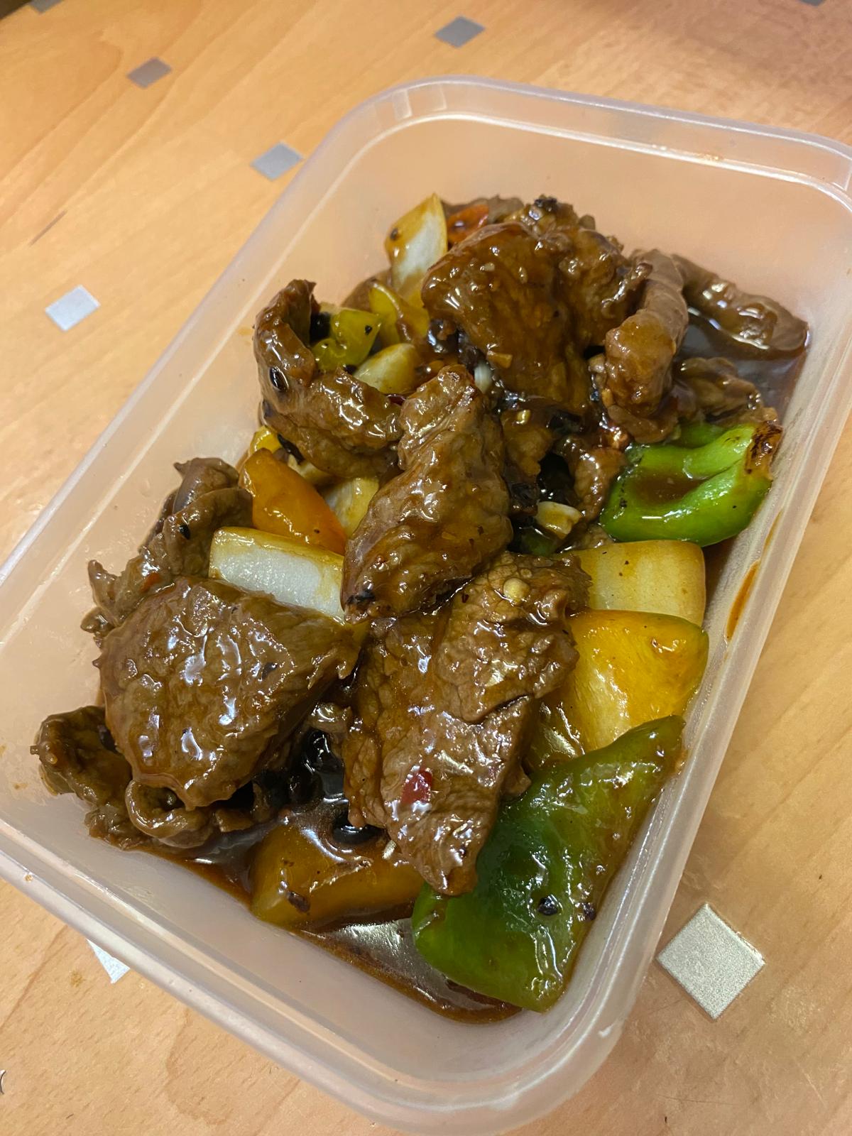 Beef with Fresh Pepper in Black Bean Sauce (Hot & Spicy)