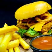 CRISPY CHICKEN BURGER