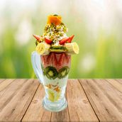 Fruits With َQeshta Cocktail