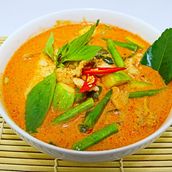 RED CURRY CHICKEN